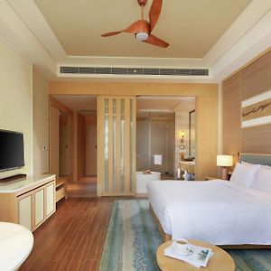 Executive King Room Lake View